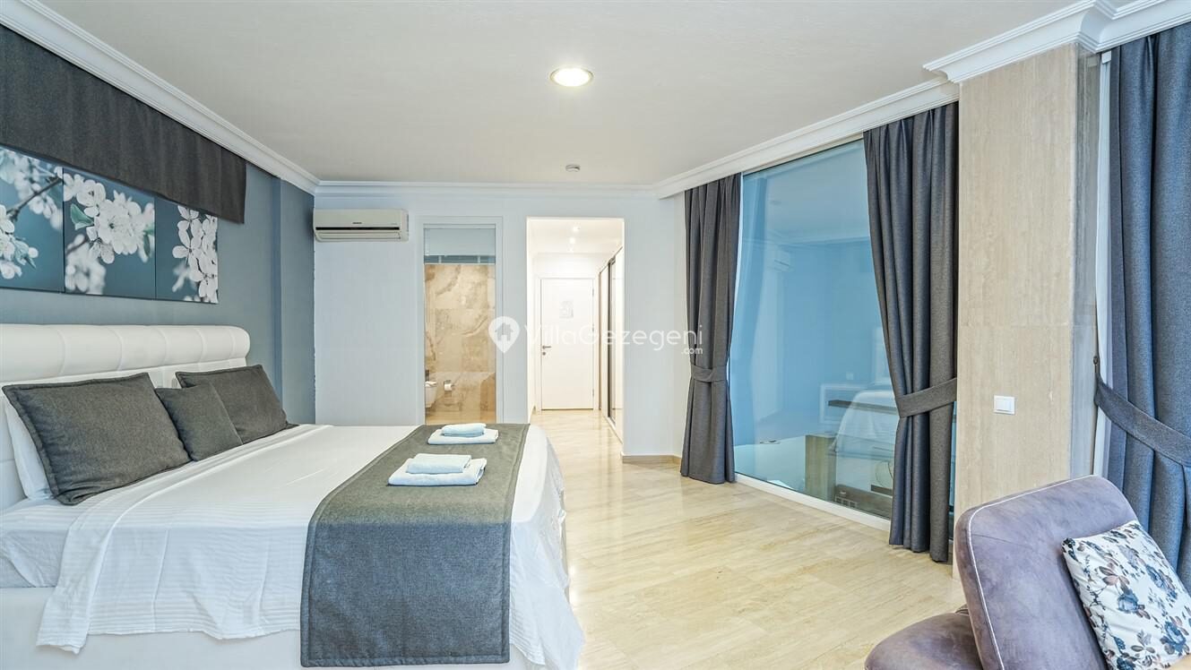 Villa Neptune — 64