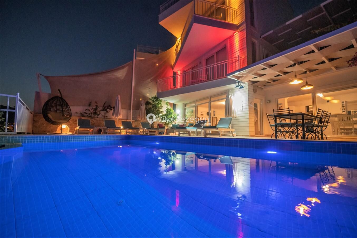 Villa Altar — 3