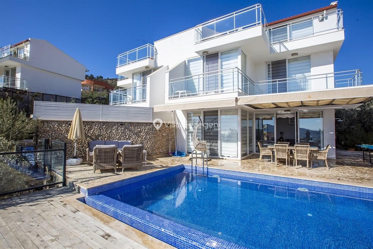 Villa Royal 2 — 4