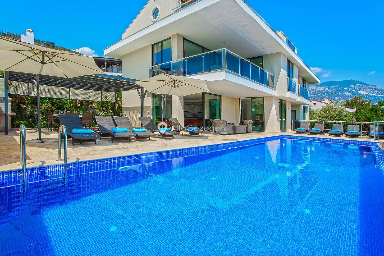 Villa Greenscape — 1