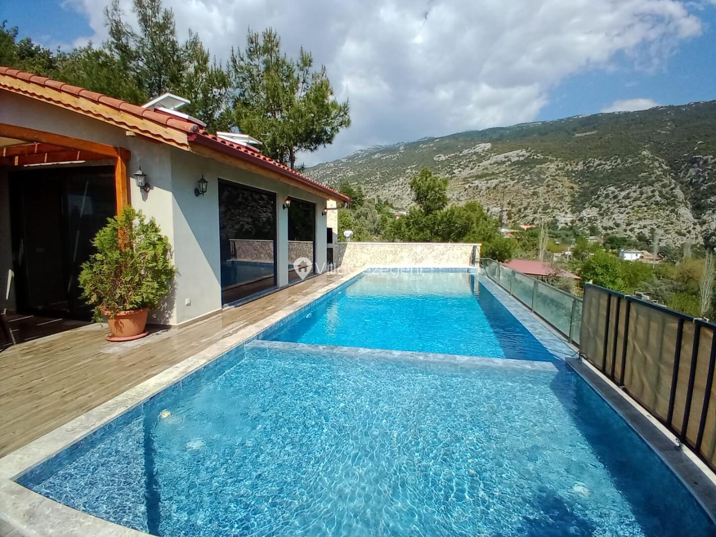 Villa Myra — 11