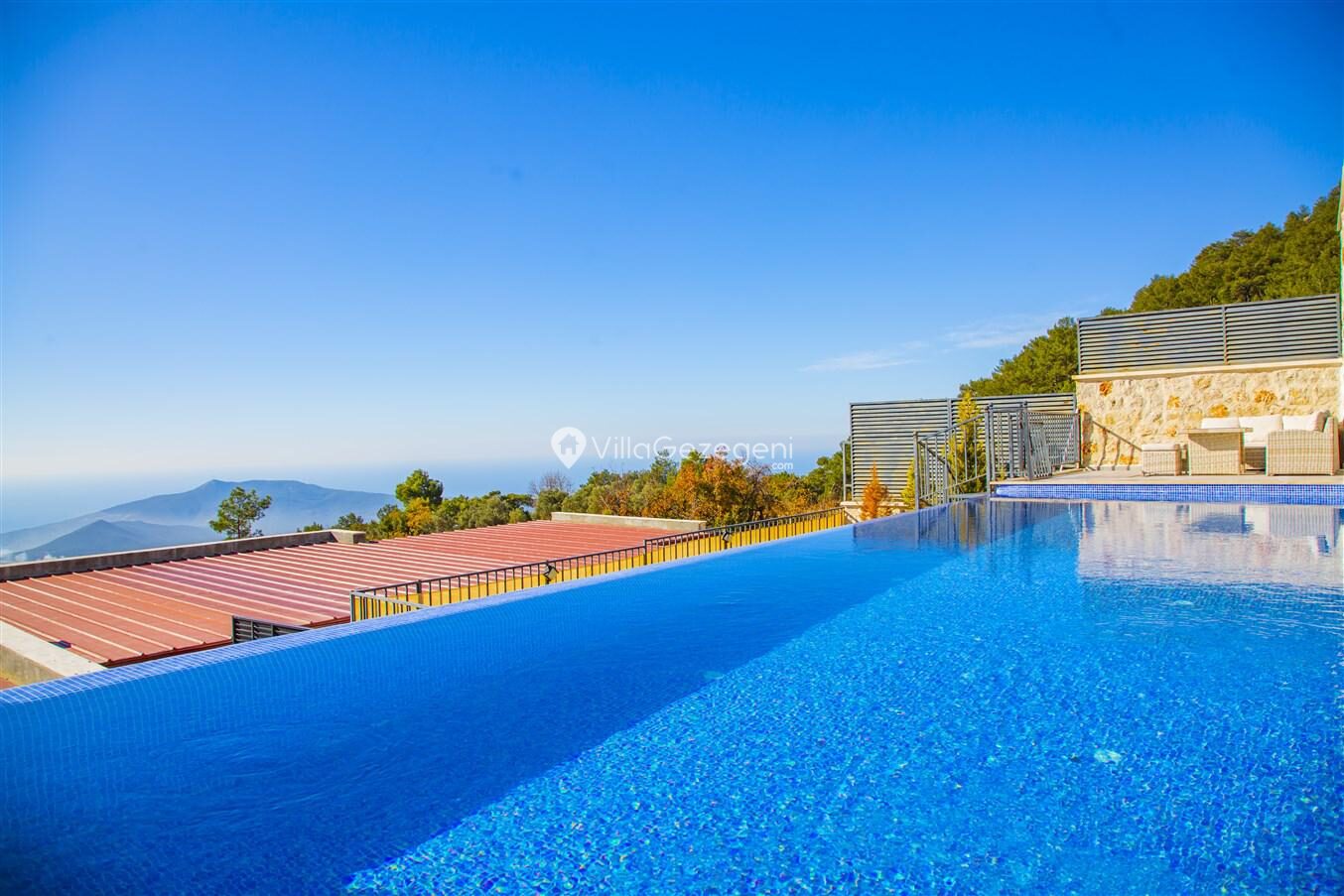 Villa Royal 3 — 6