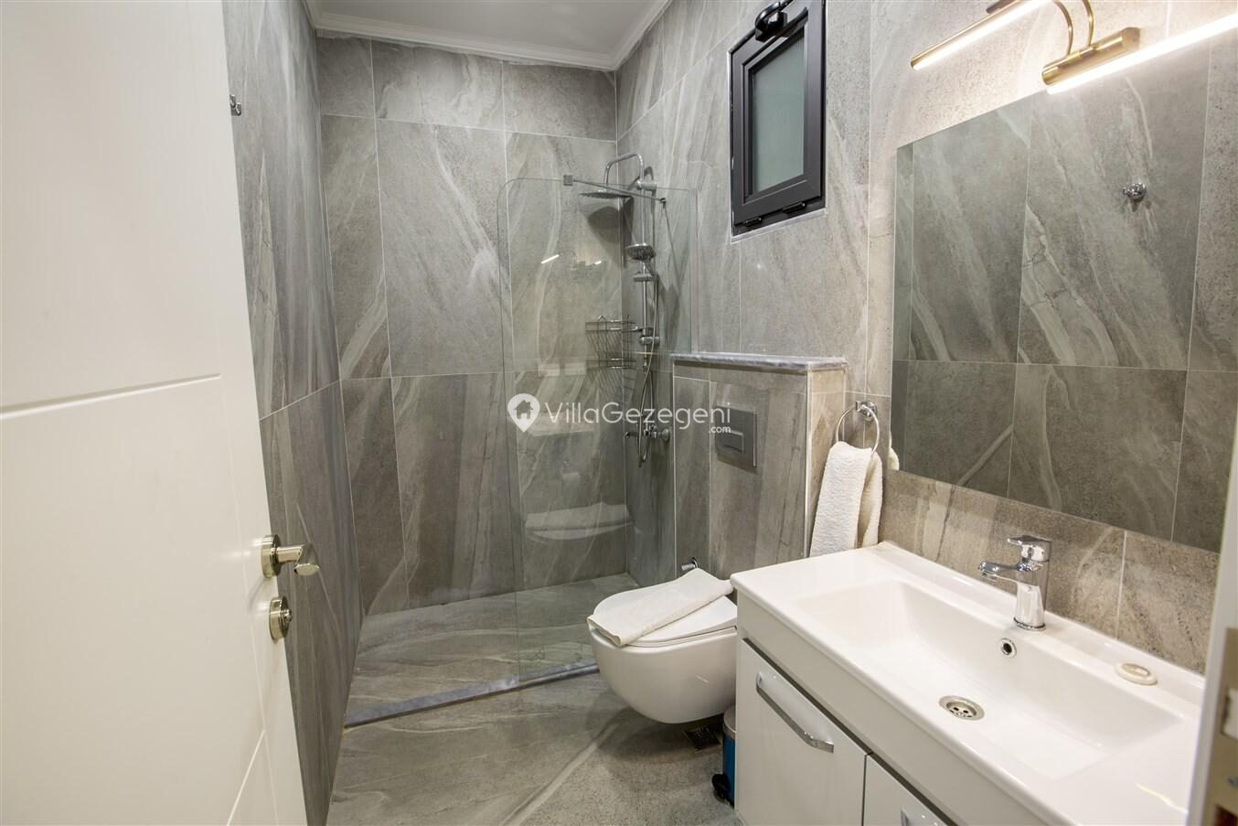 Villa Royal 3 — 34