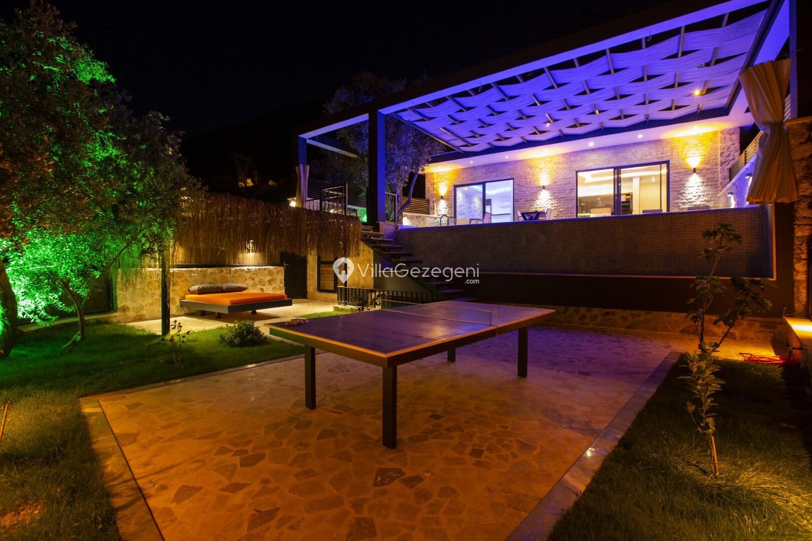 Villa Panama — 1