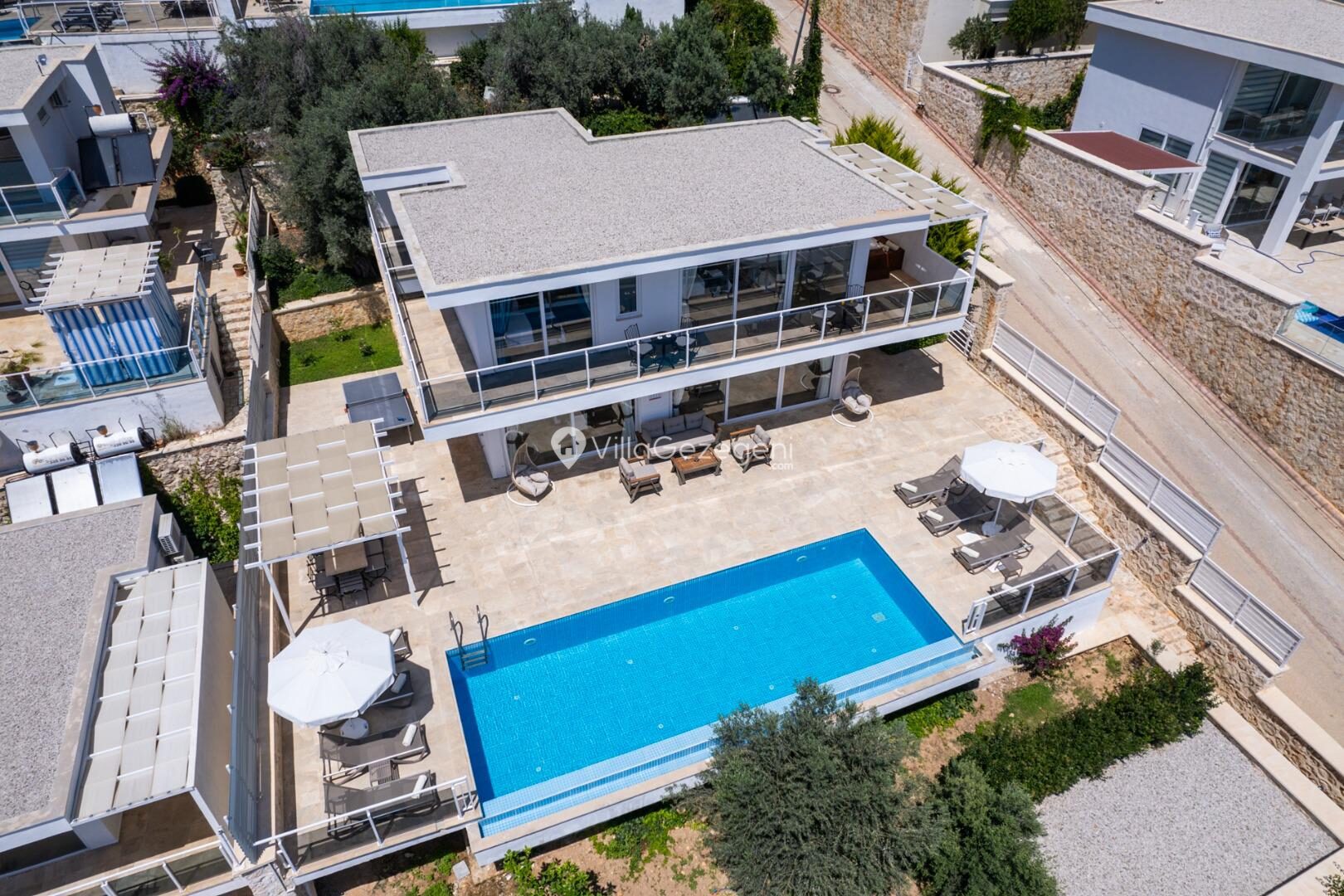Villa Lumiere 2 — 11