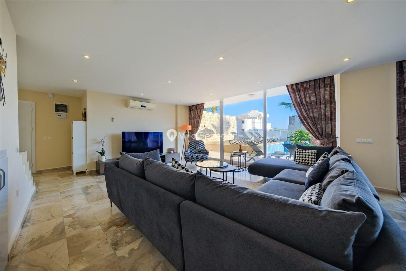Villa Lumiere 1 — 40