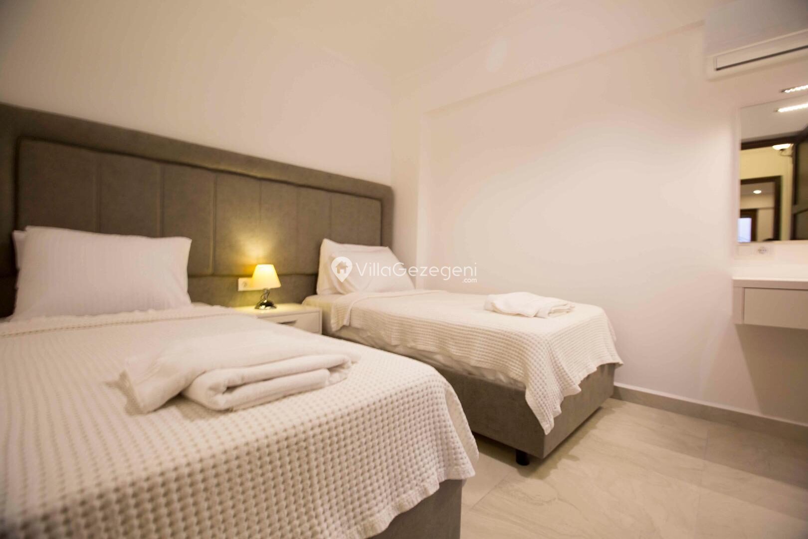 Villa Road Bora — 7