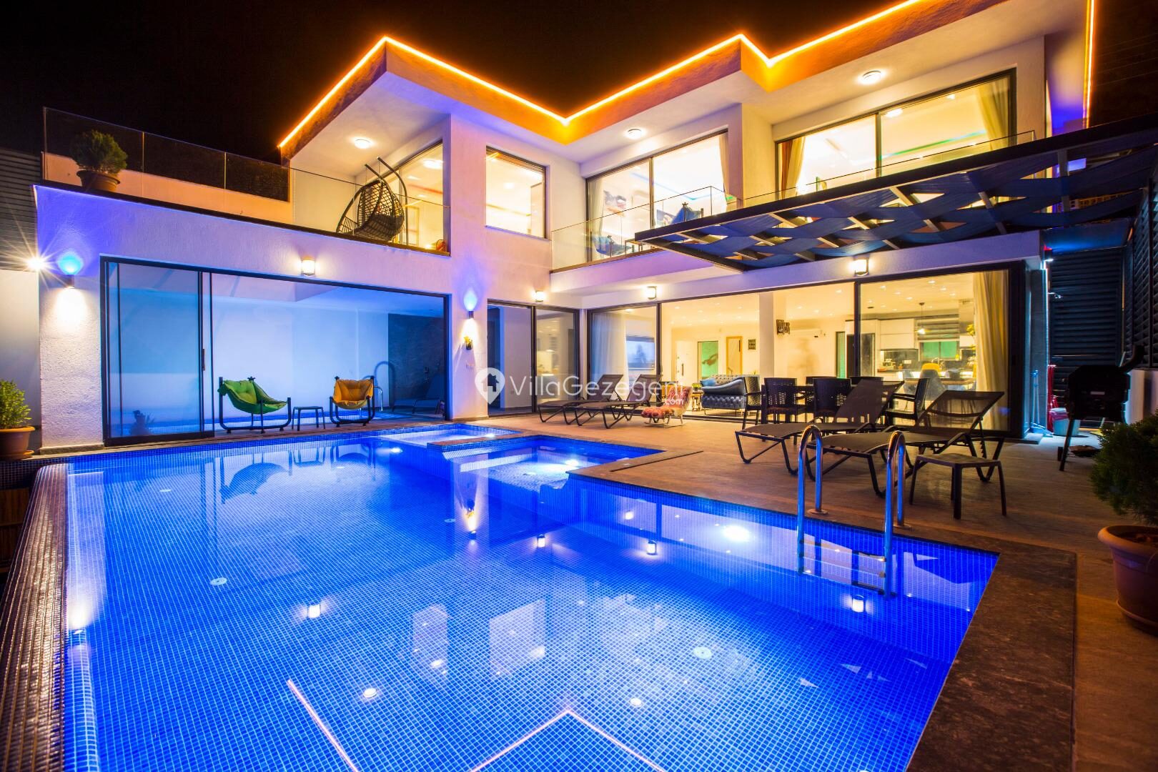 Villa Fantastik — 20