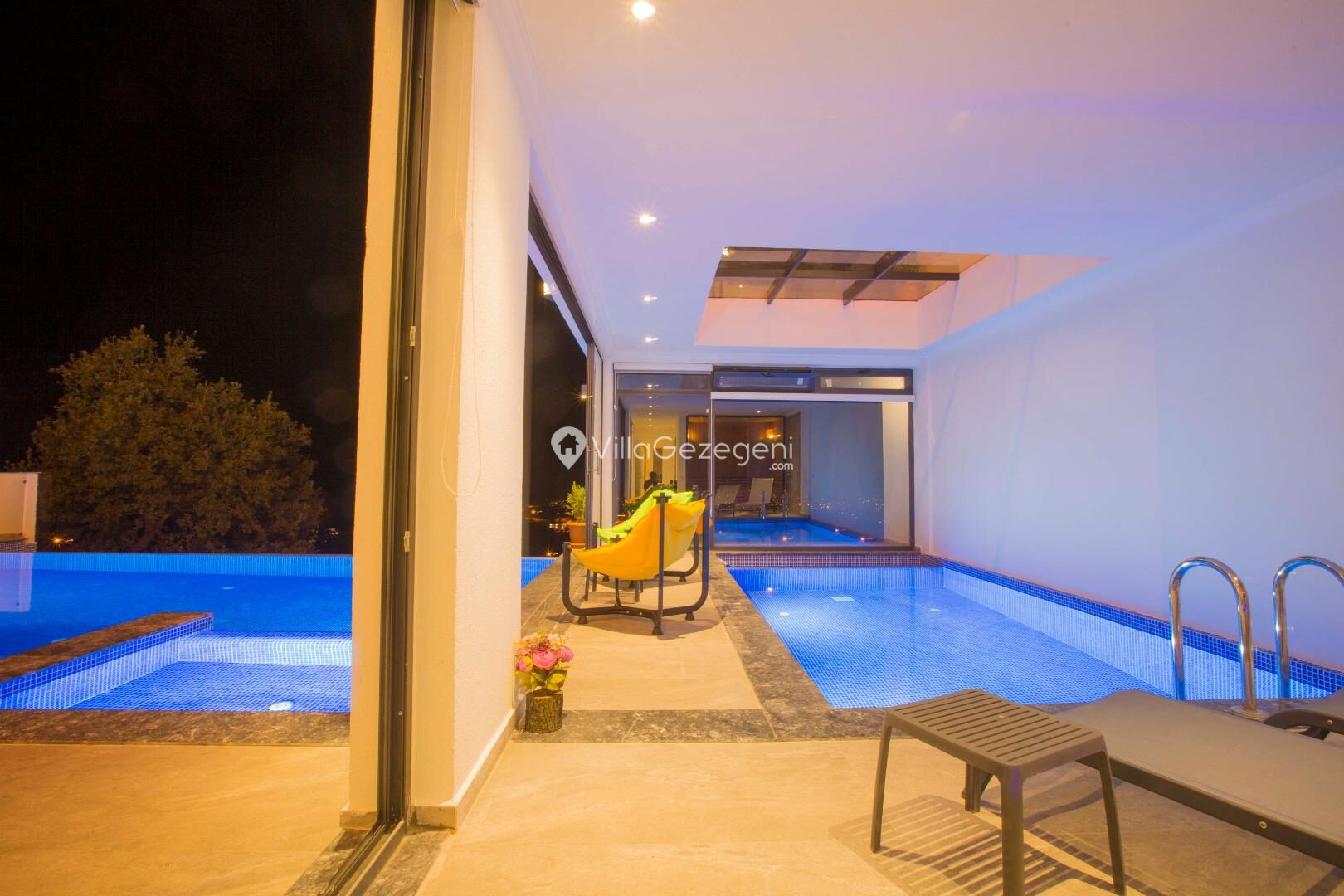 Villa Fantastik — 23