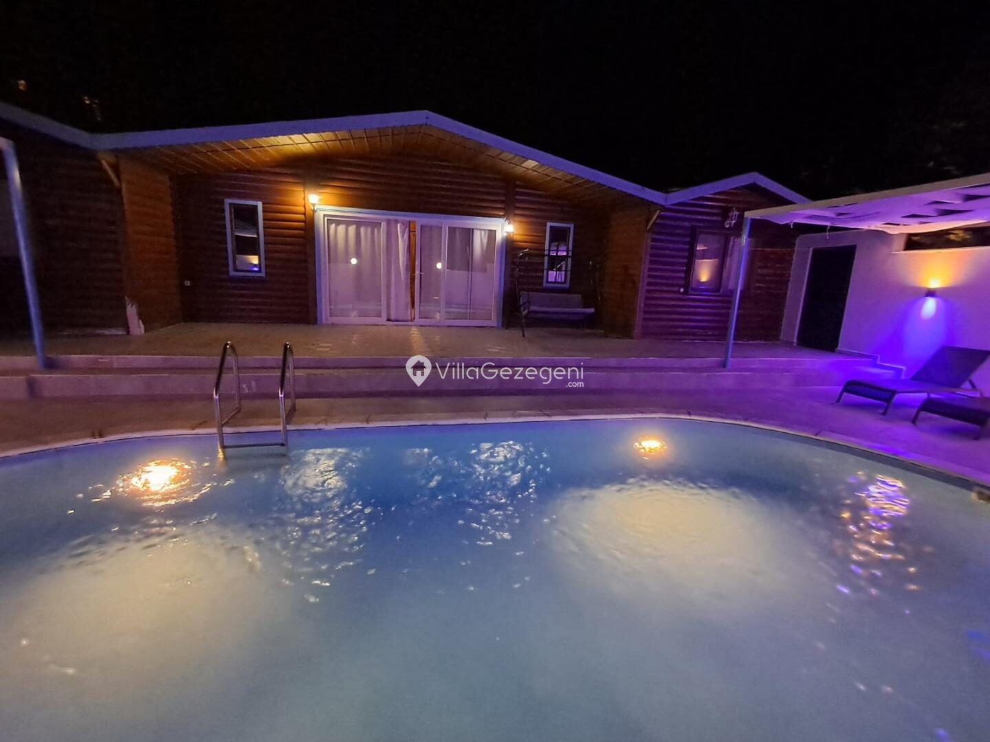 Villa Belize 1 — 2