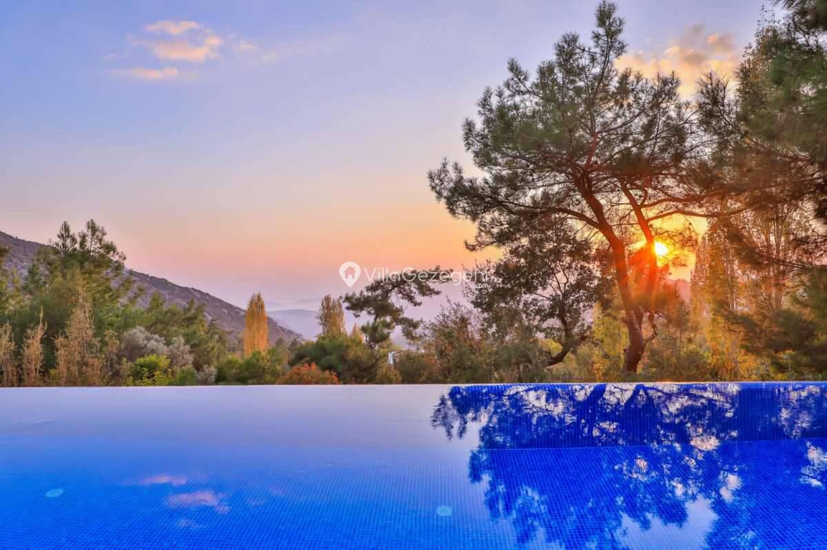 Villa Secret Swiss — 3
