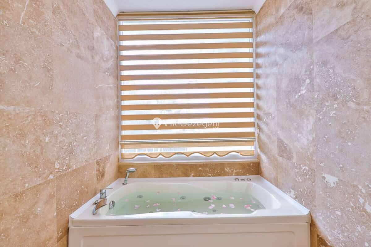 Villa Secret Swiss — 43