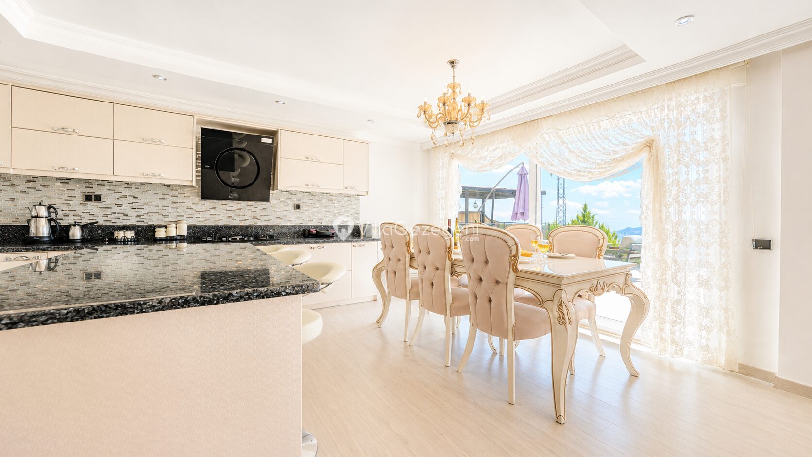 Villa Velaris Yemek alanı 6 – İslamlar kiralık villa