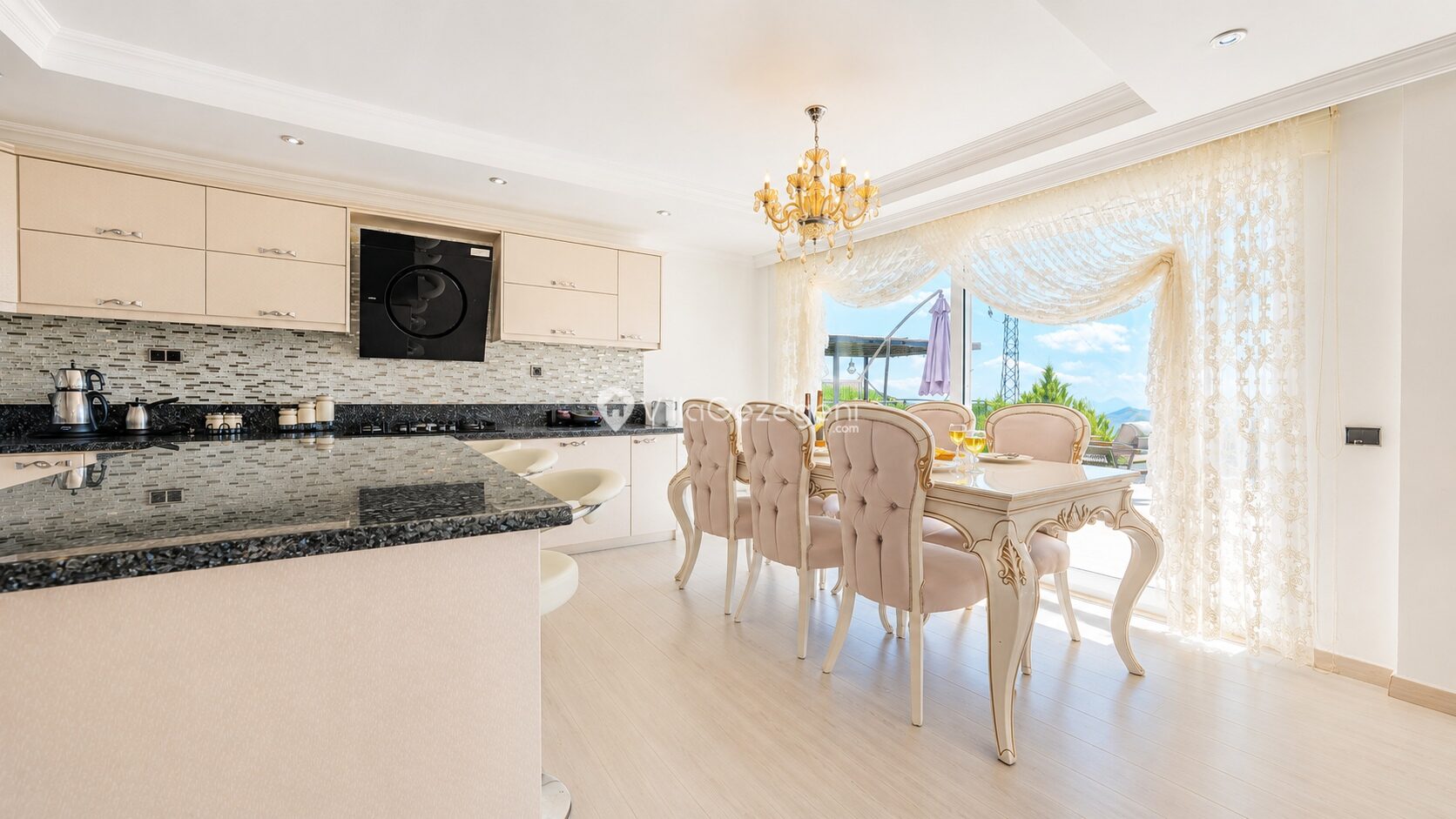 Villa Velaris Yemek alanı 2 – İslamlar kiralık villa