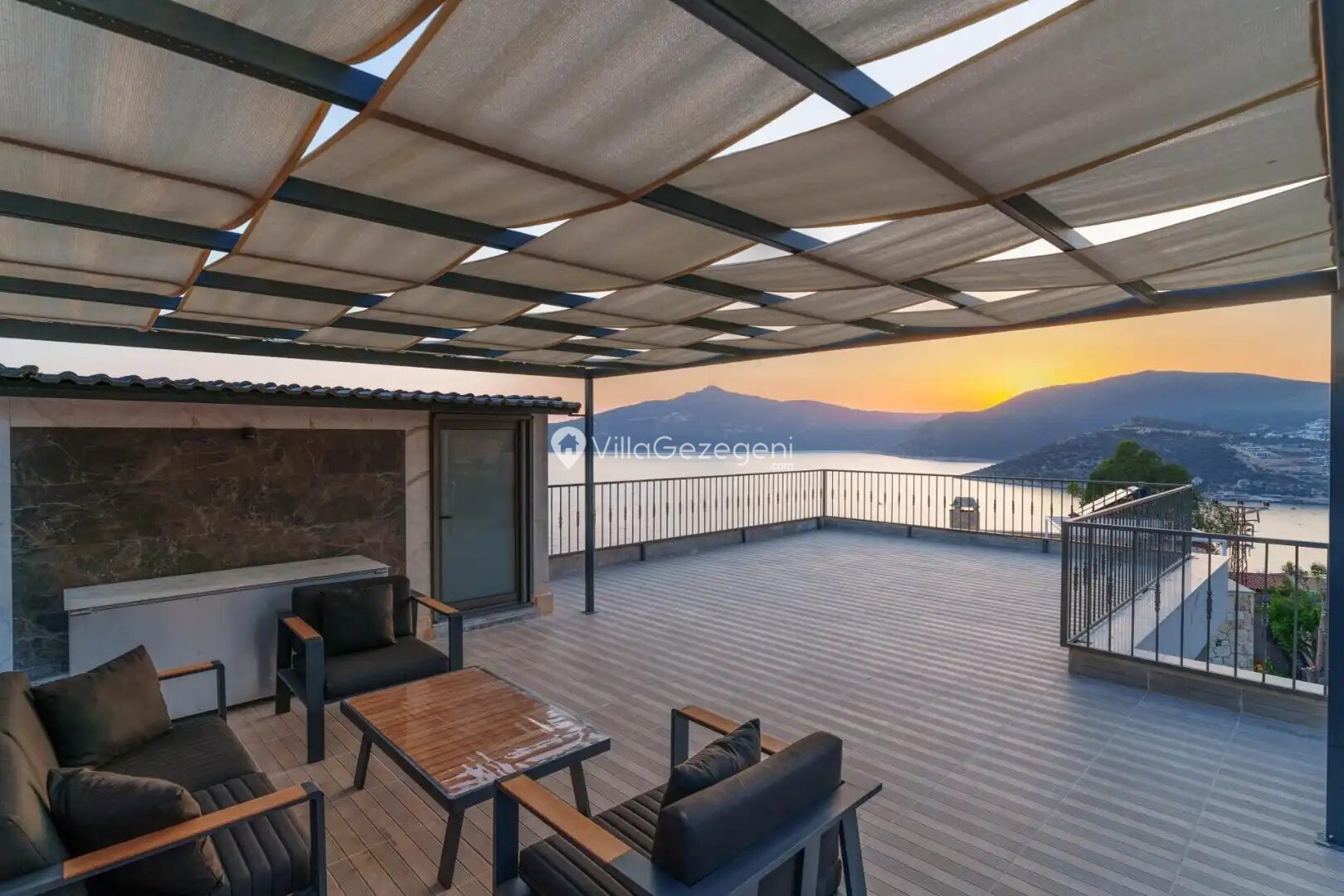 Villa Puan 2 Bahçe / teras 3 – Kaş kiralık villa
