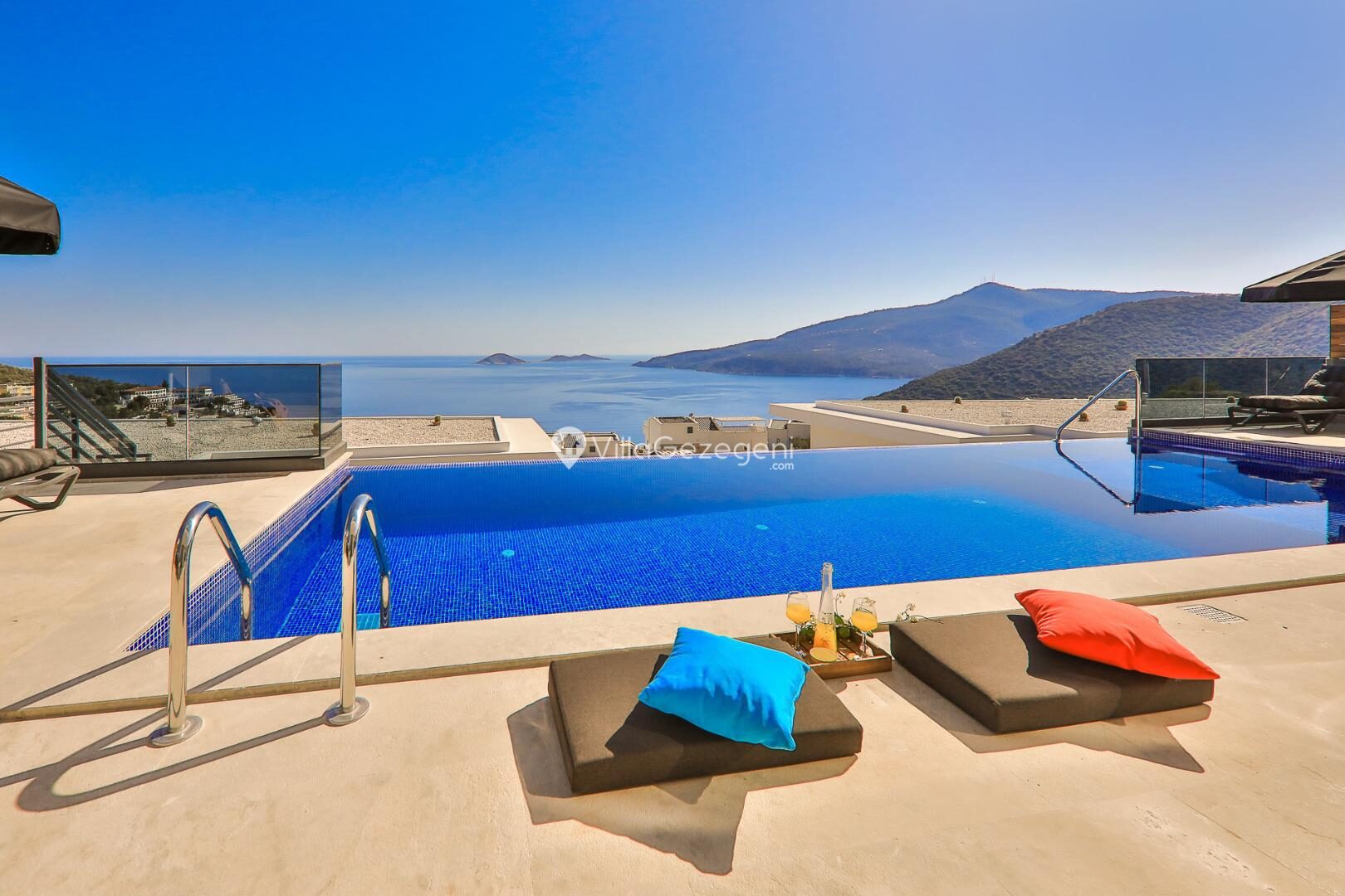 Villa Sweet — 8