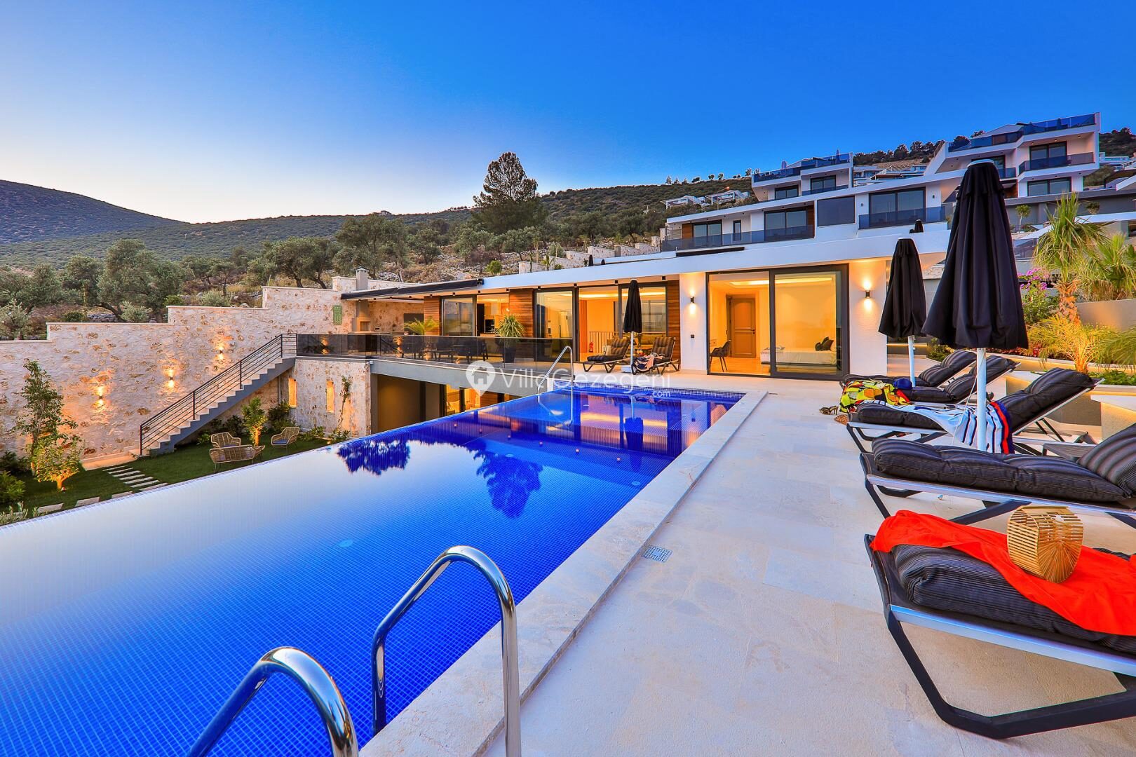 Villa Dreams — 17