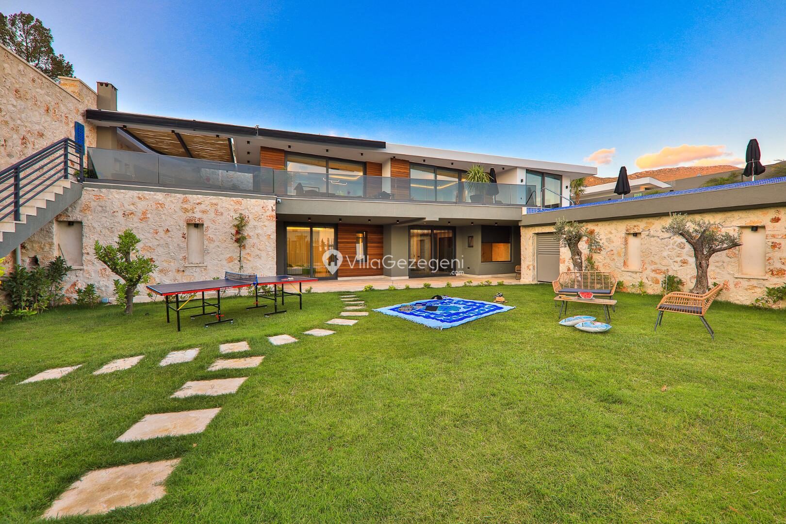 Villa Dreams — 29