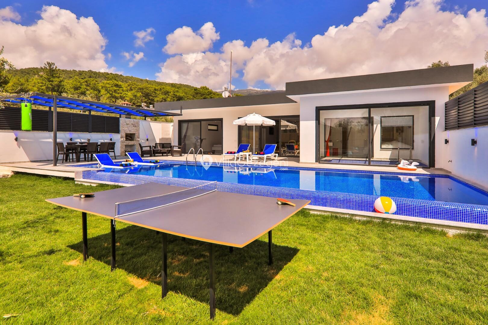 Villa Garden — 1