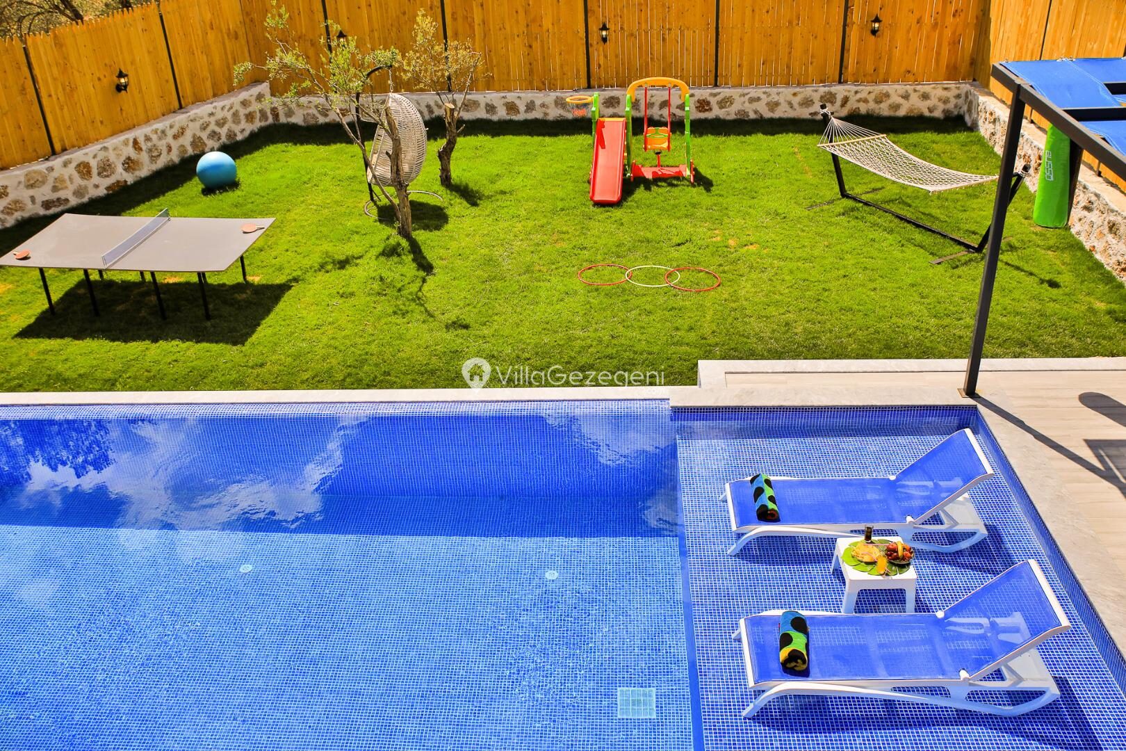 Villa Garden — 13