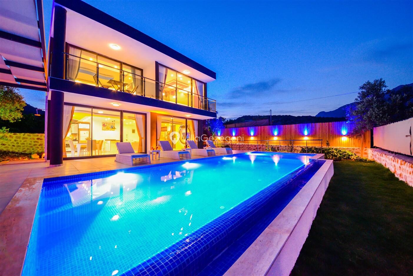 Villa Black Rose — 8
