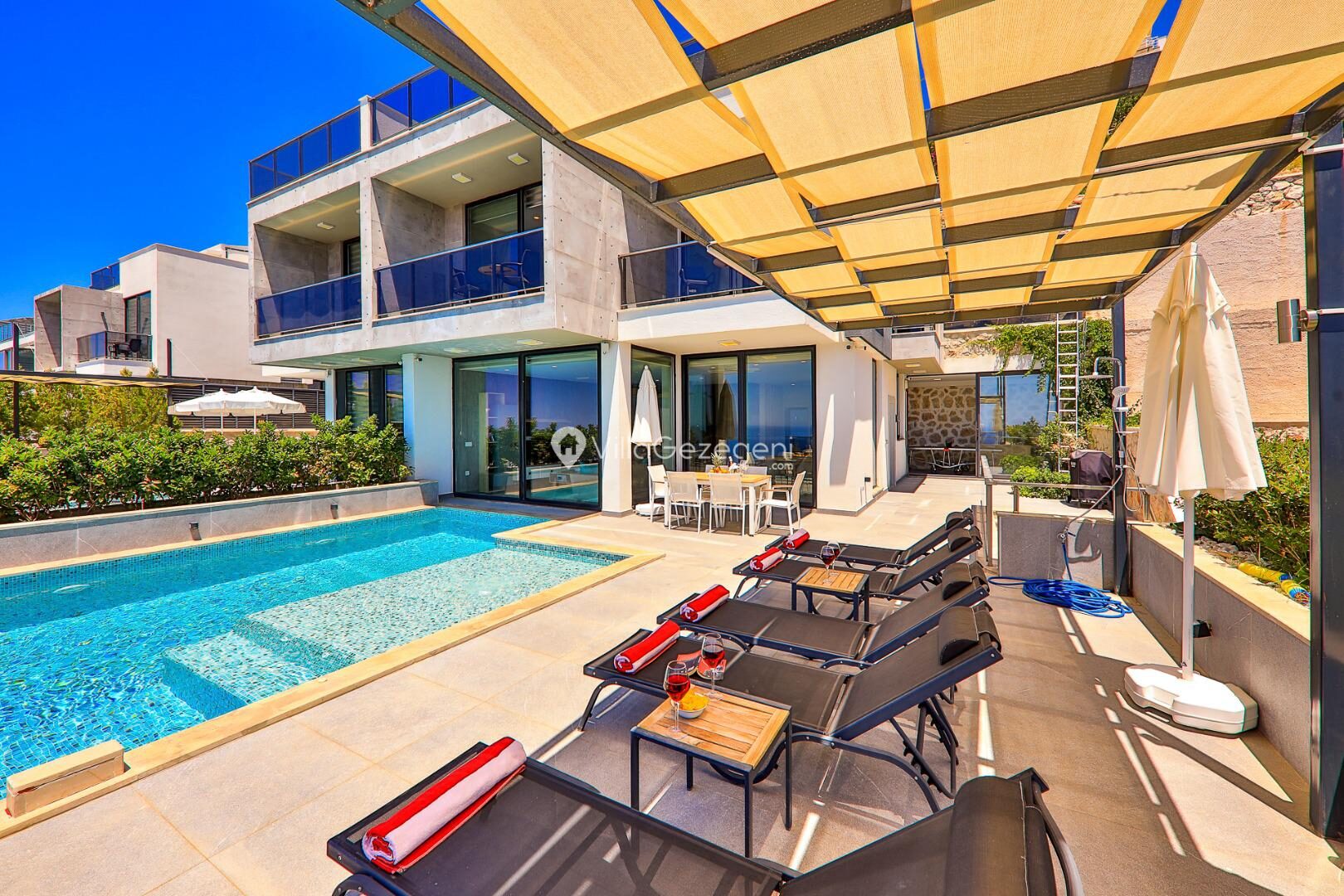 Villa Skylight — 10