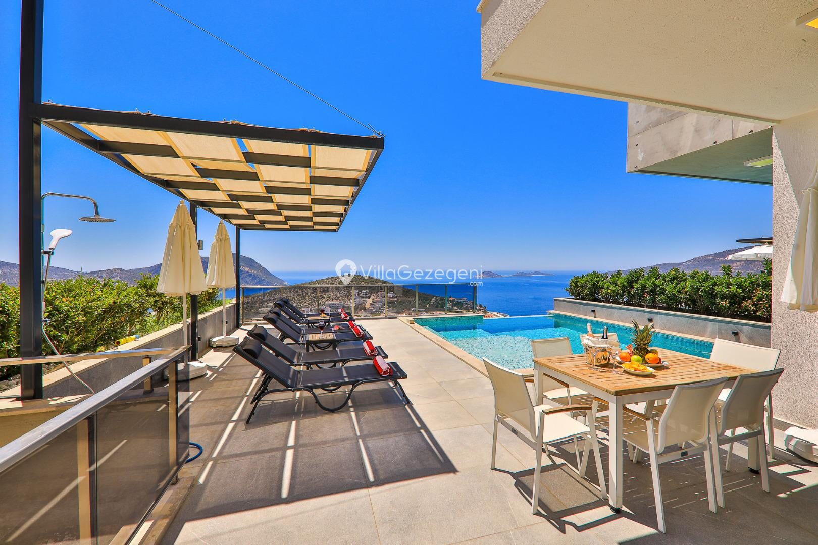 Villa Skylight — 11