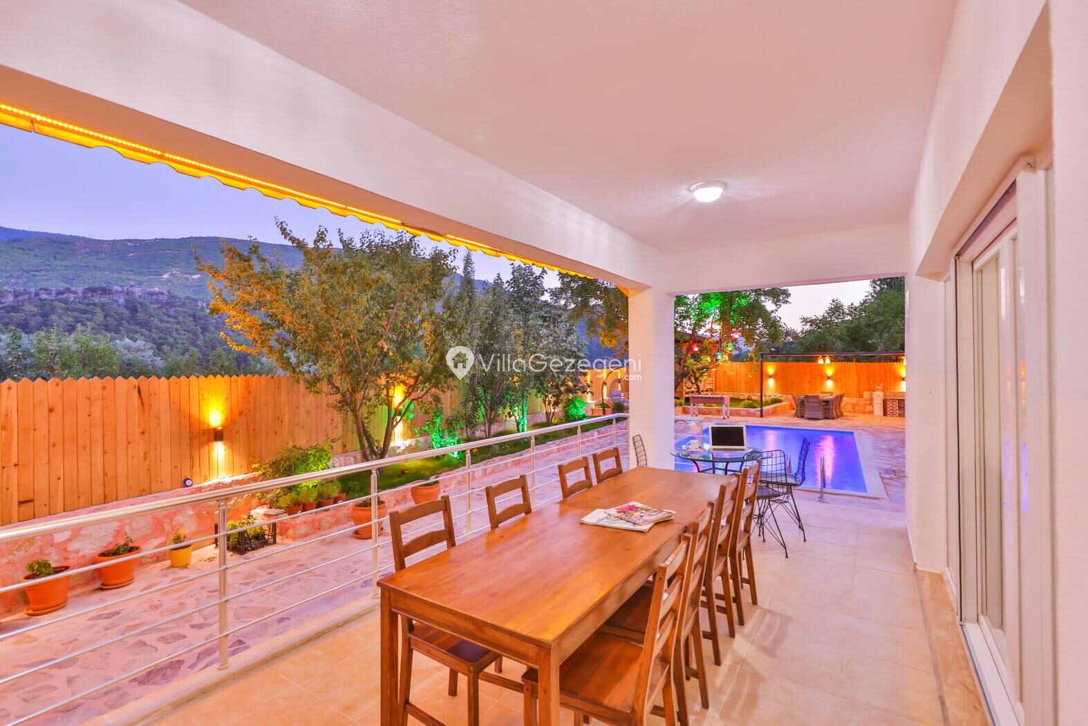 Villa Dr — 43