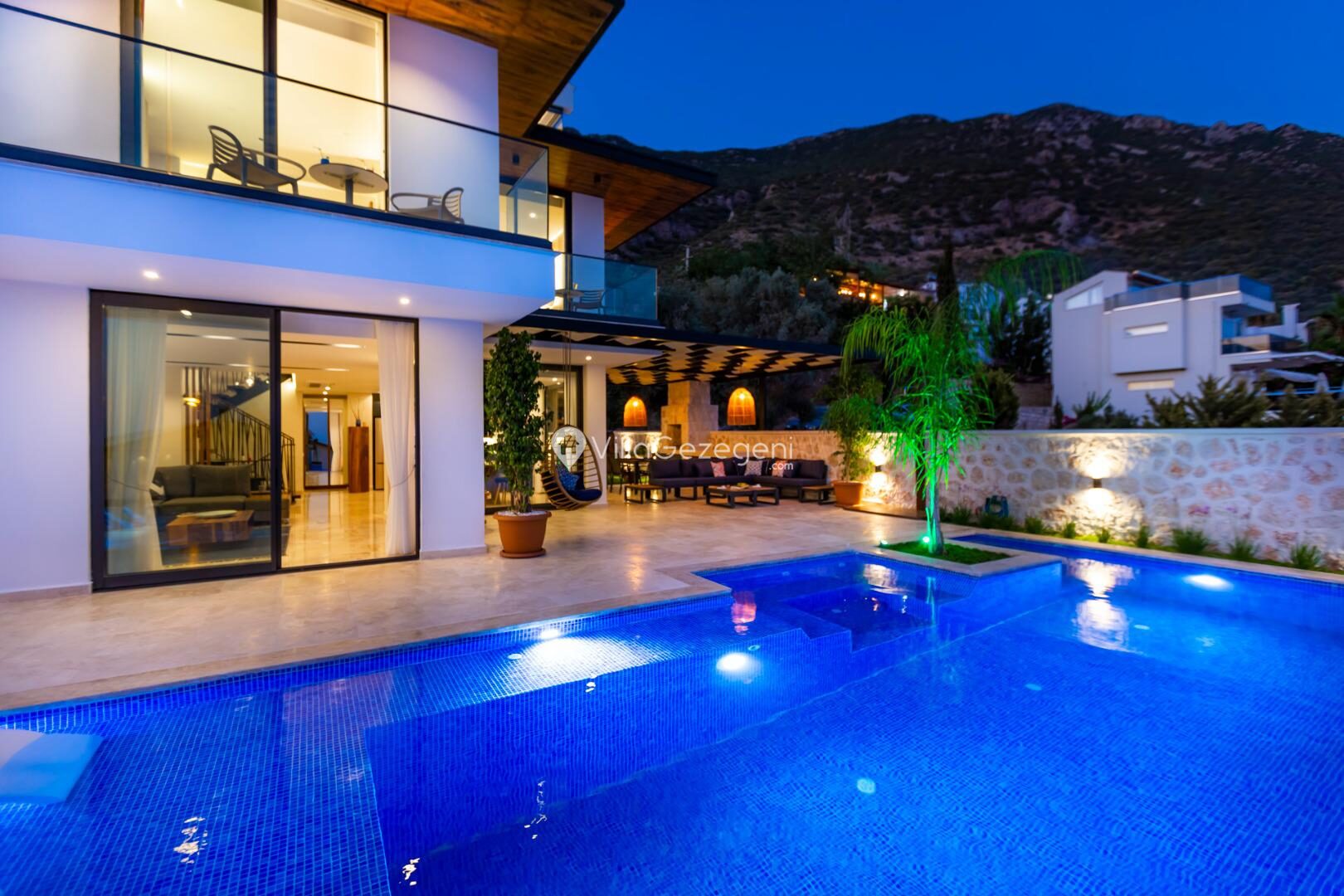 Villa Phi — 112