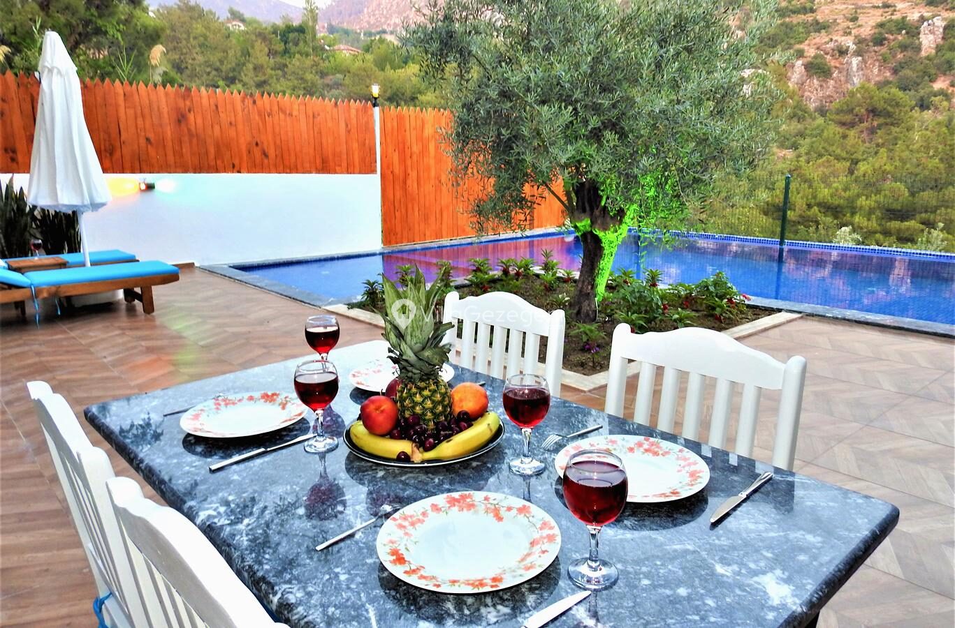 Villa Rayna — 8