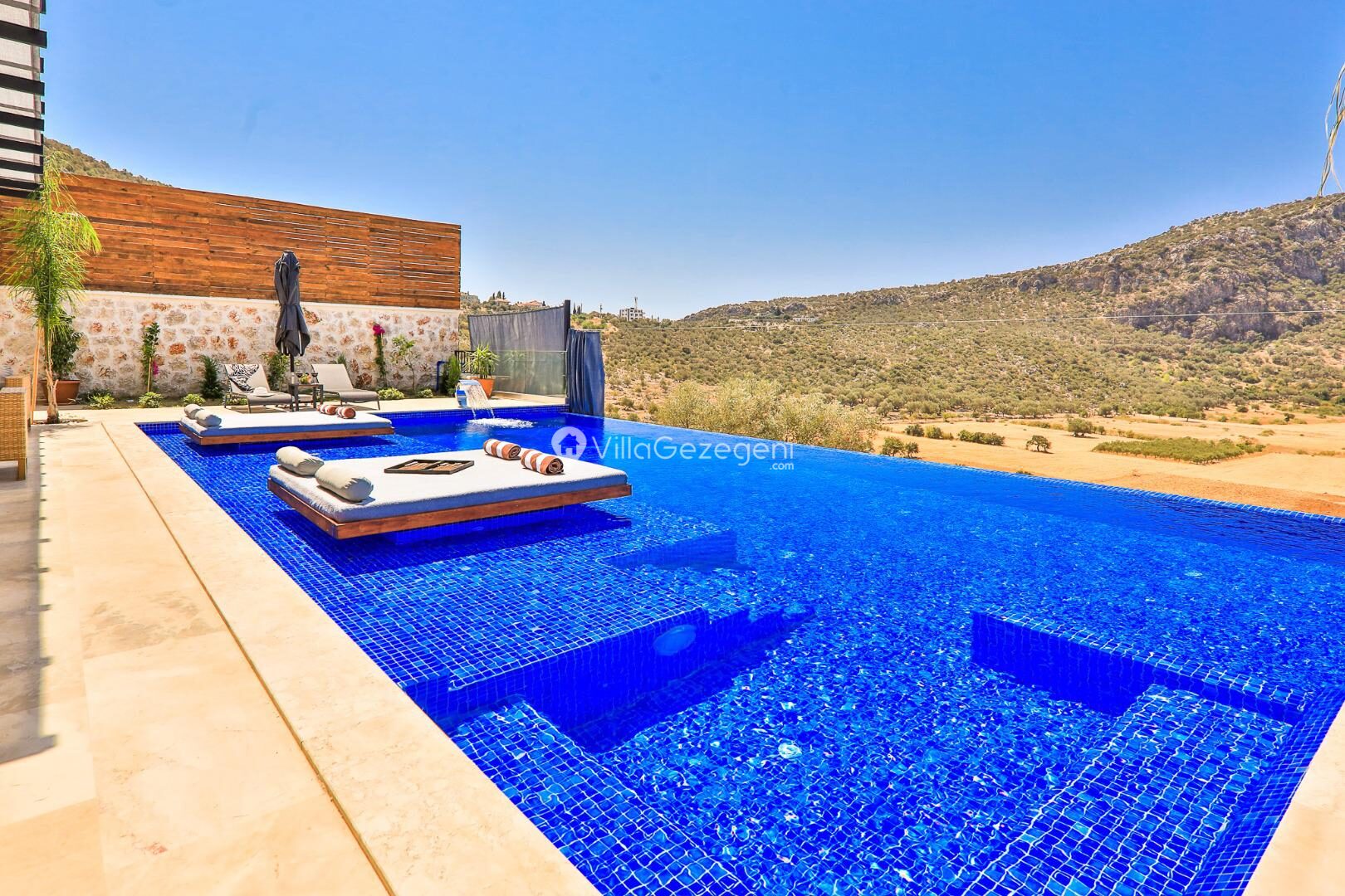 Villa Glorious — 7