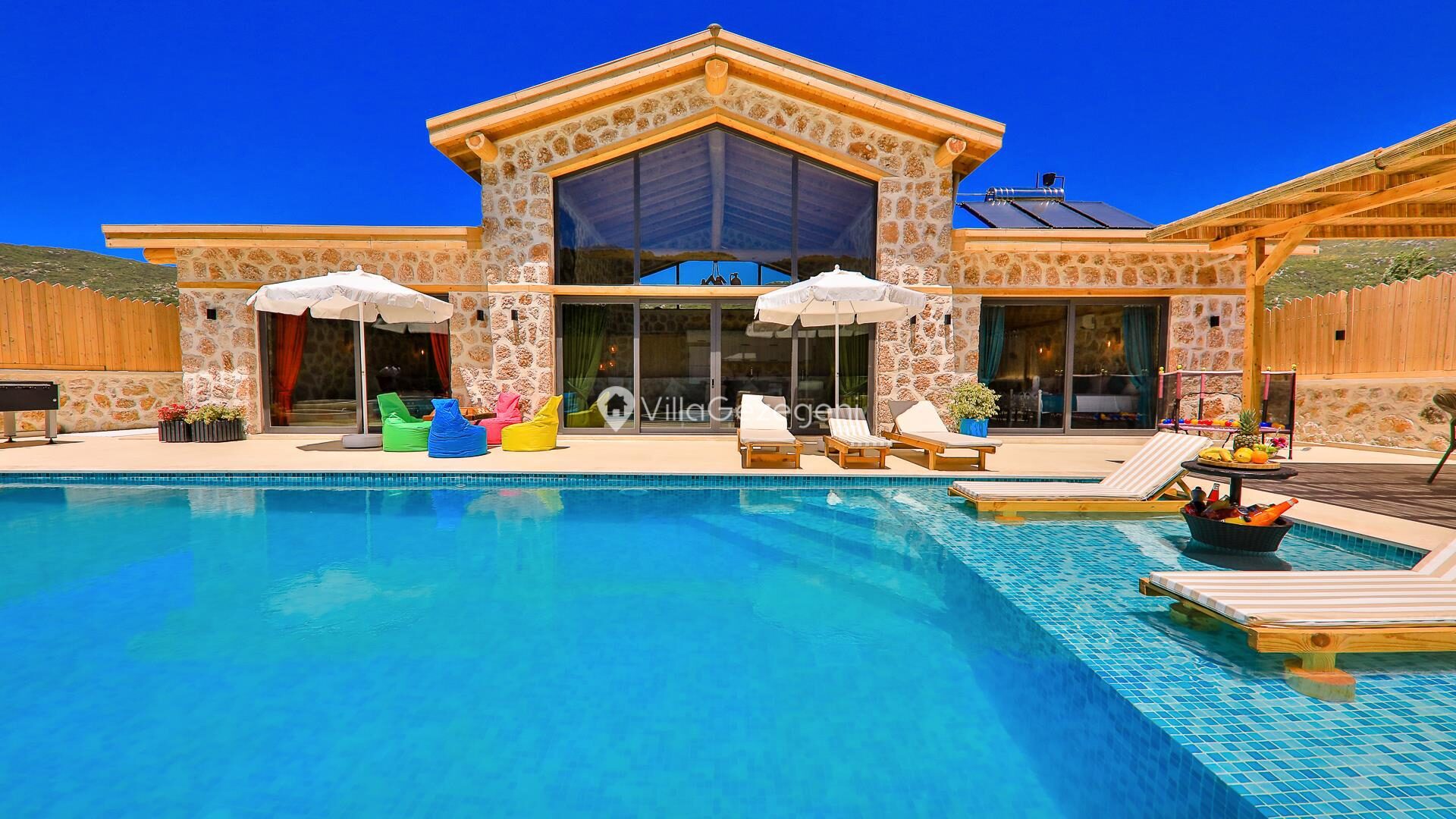 Villa Happiness — 2