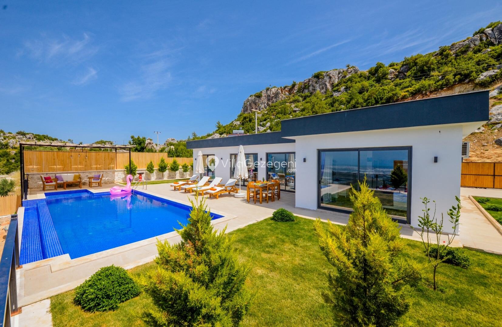 Villa Neco Doğu — 4