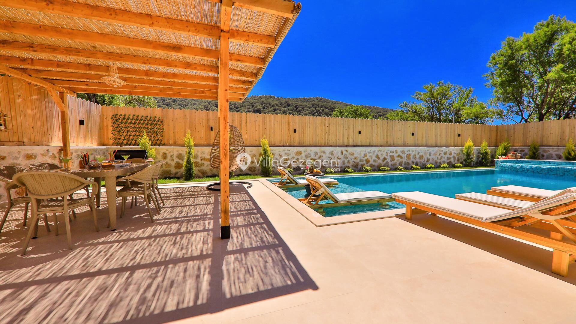 Villa Happiness — 52