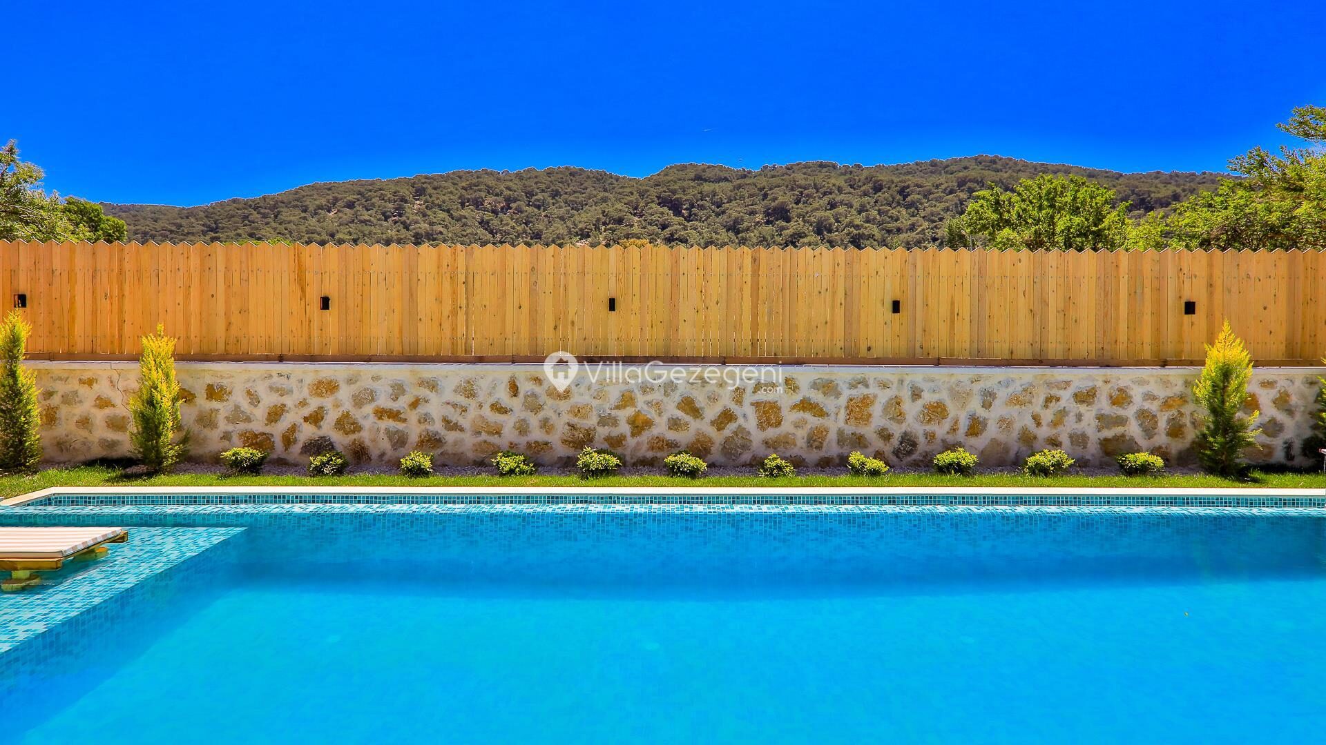 Villa Happiness — 56