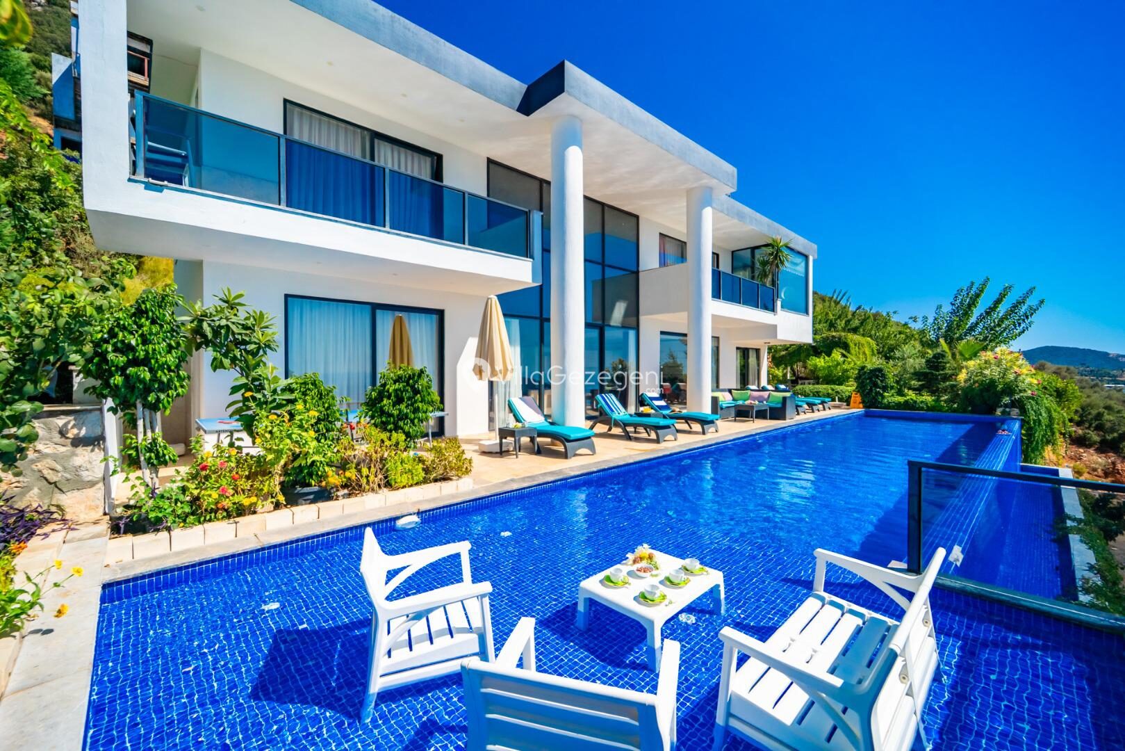 Villa Hyperion — 6