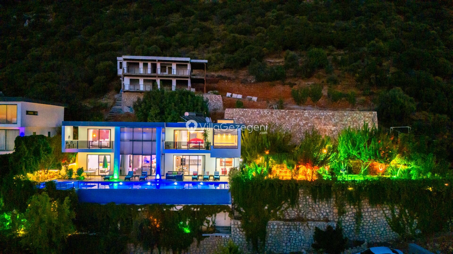 Villa Hyperion — 80