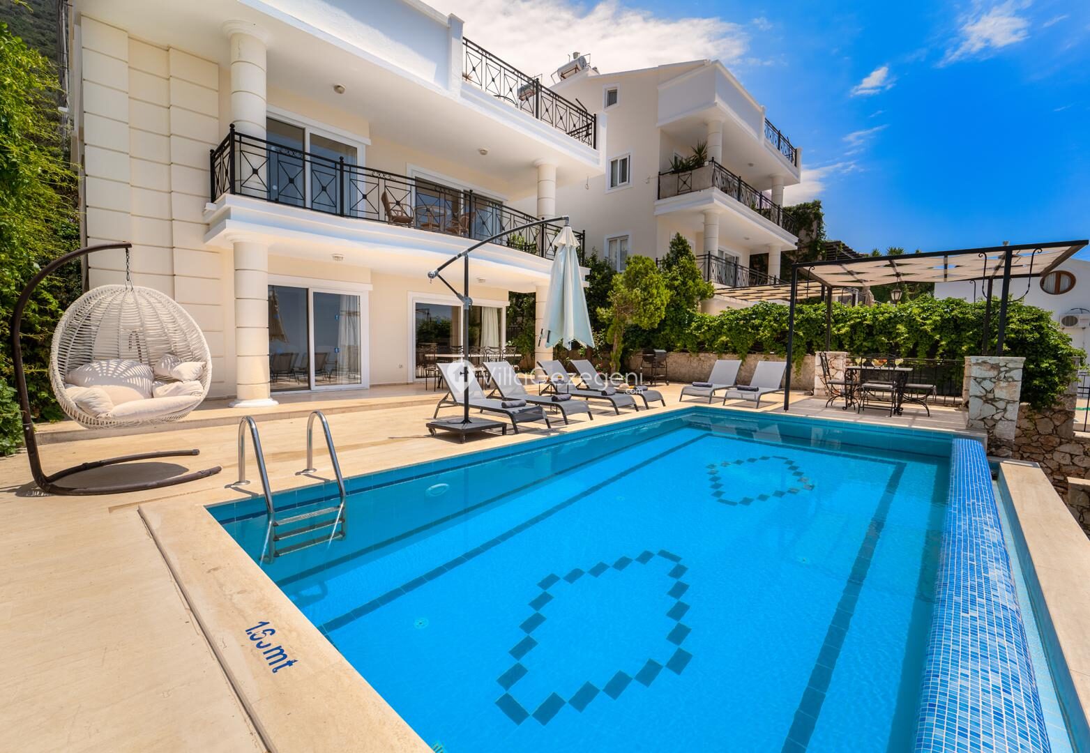 Villa Baynur — 1