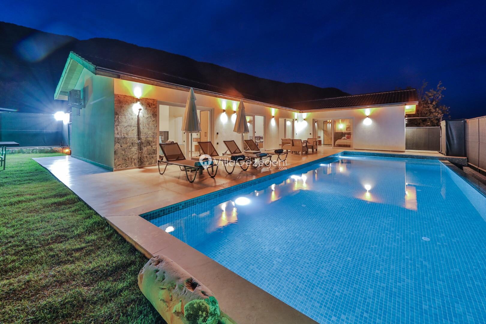 Villa Tawny — 1