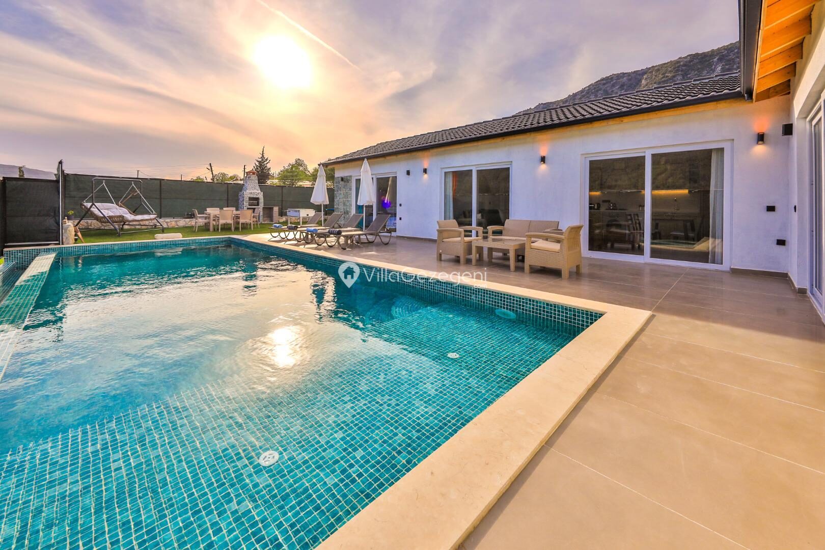 Villa Tawny — 2