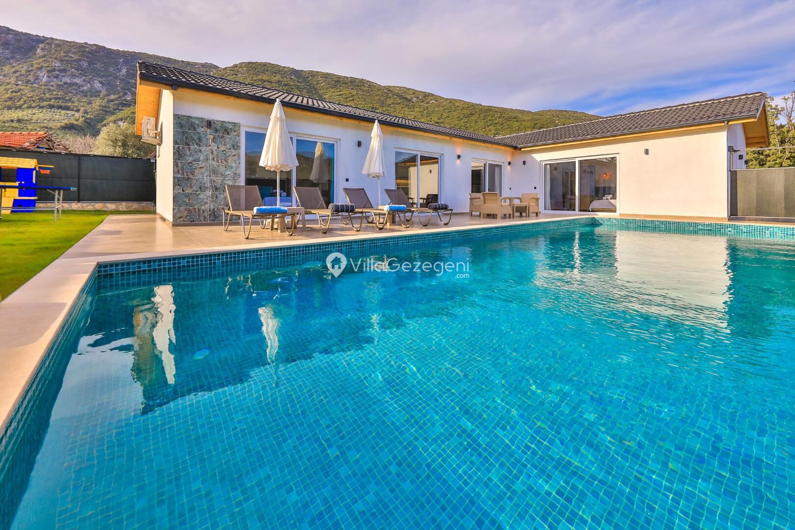 Villa Tawny — 5