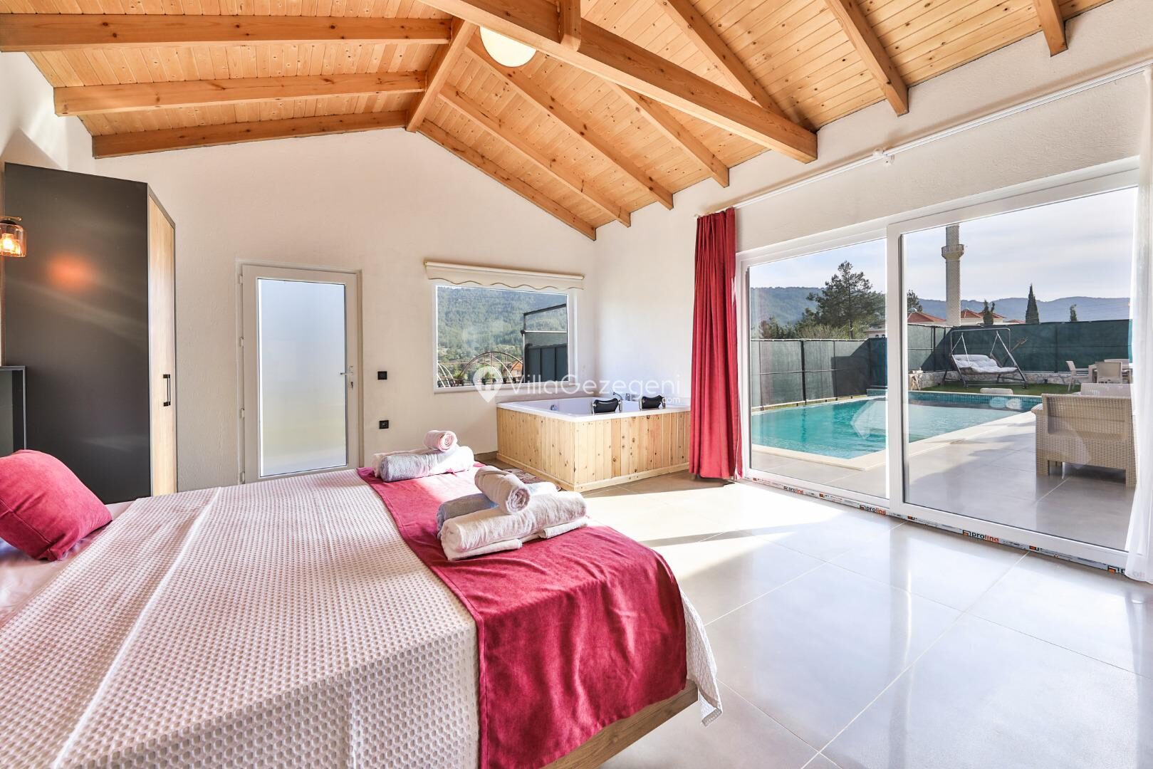 Villa Tawny — 11