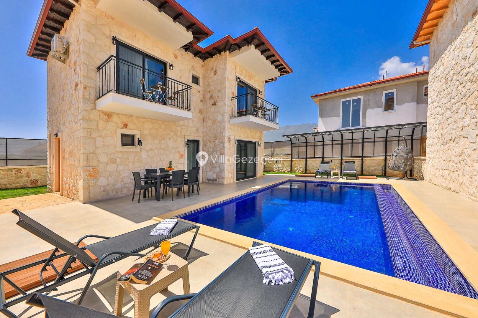 Villa Kaşlı 2 – Çukurbağ kiralık villa