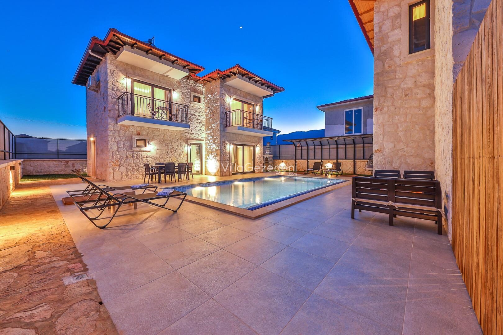 Villa Kaşlı 2 – Çukurbağ kiralık villa