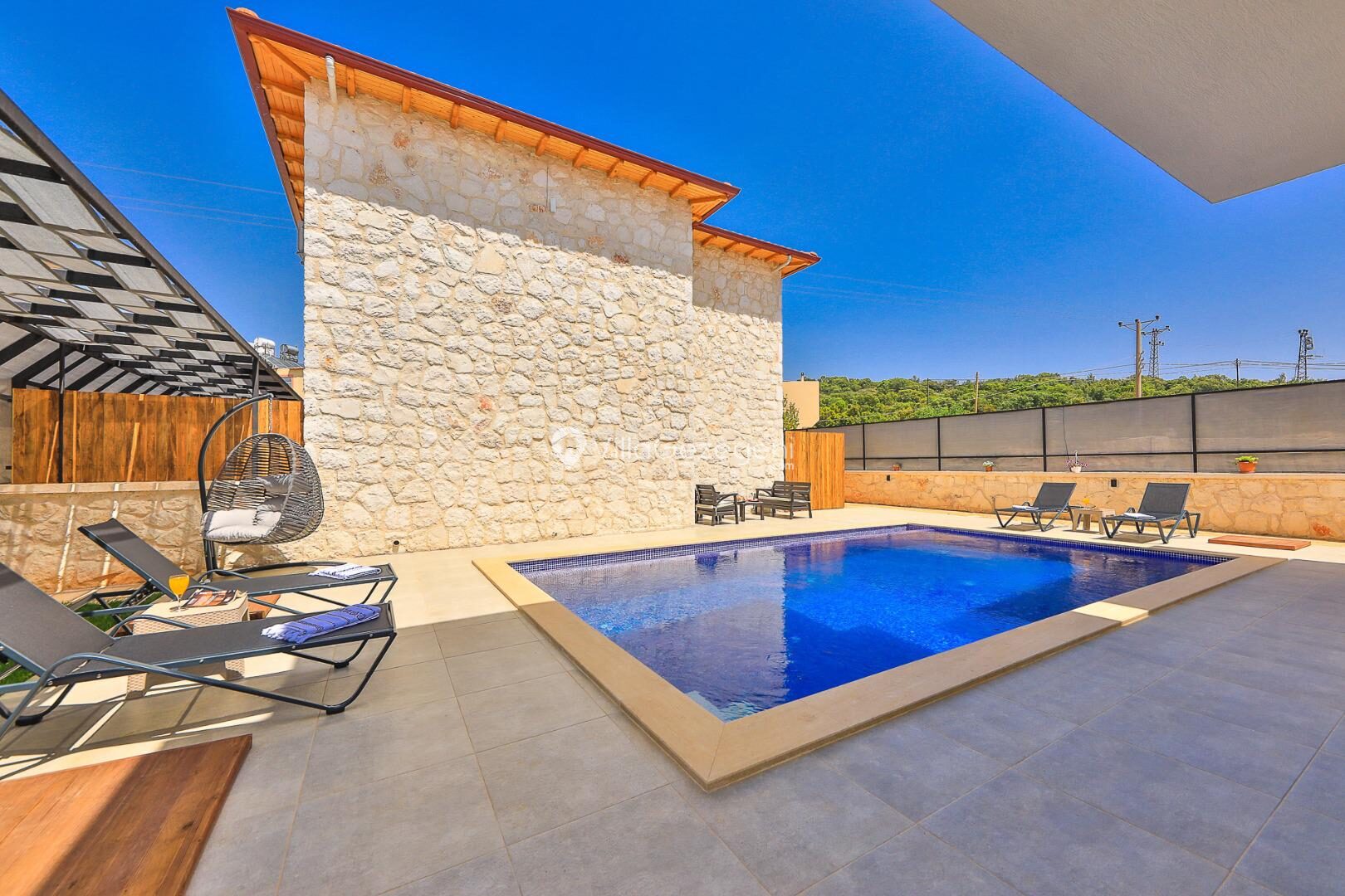 Villa Kaşlı 2 – Çukurbağ kiralık villa