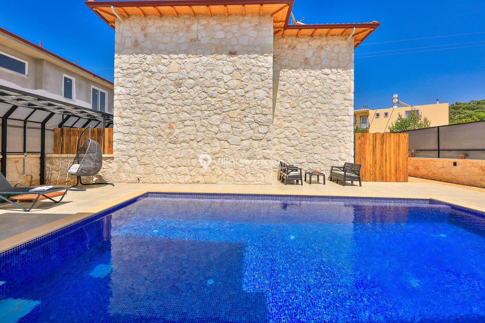 Villa Kaşlı 2 – Çukurbağ kiralık villa