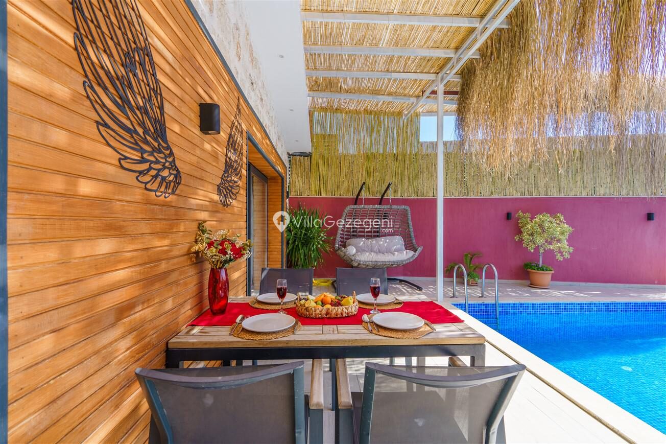 Villa Mira Queen — 3