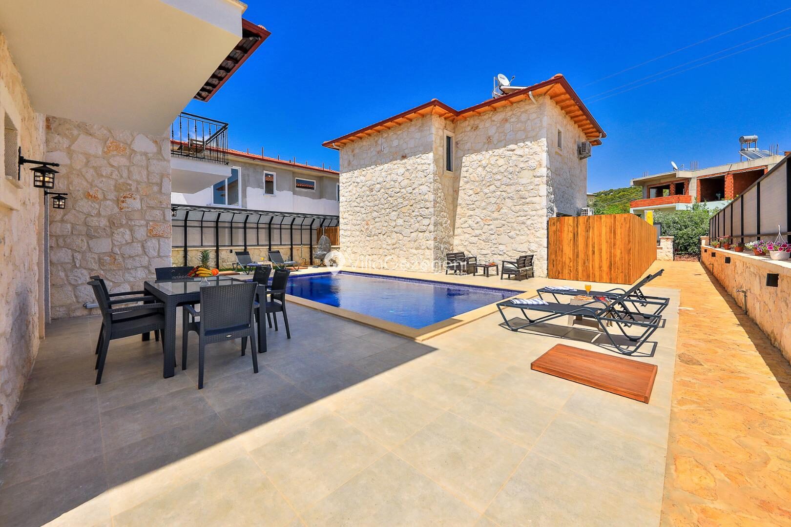 Villa Kaşlı 2 – Çukurbağ kiralık villa