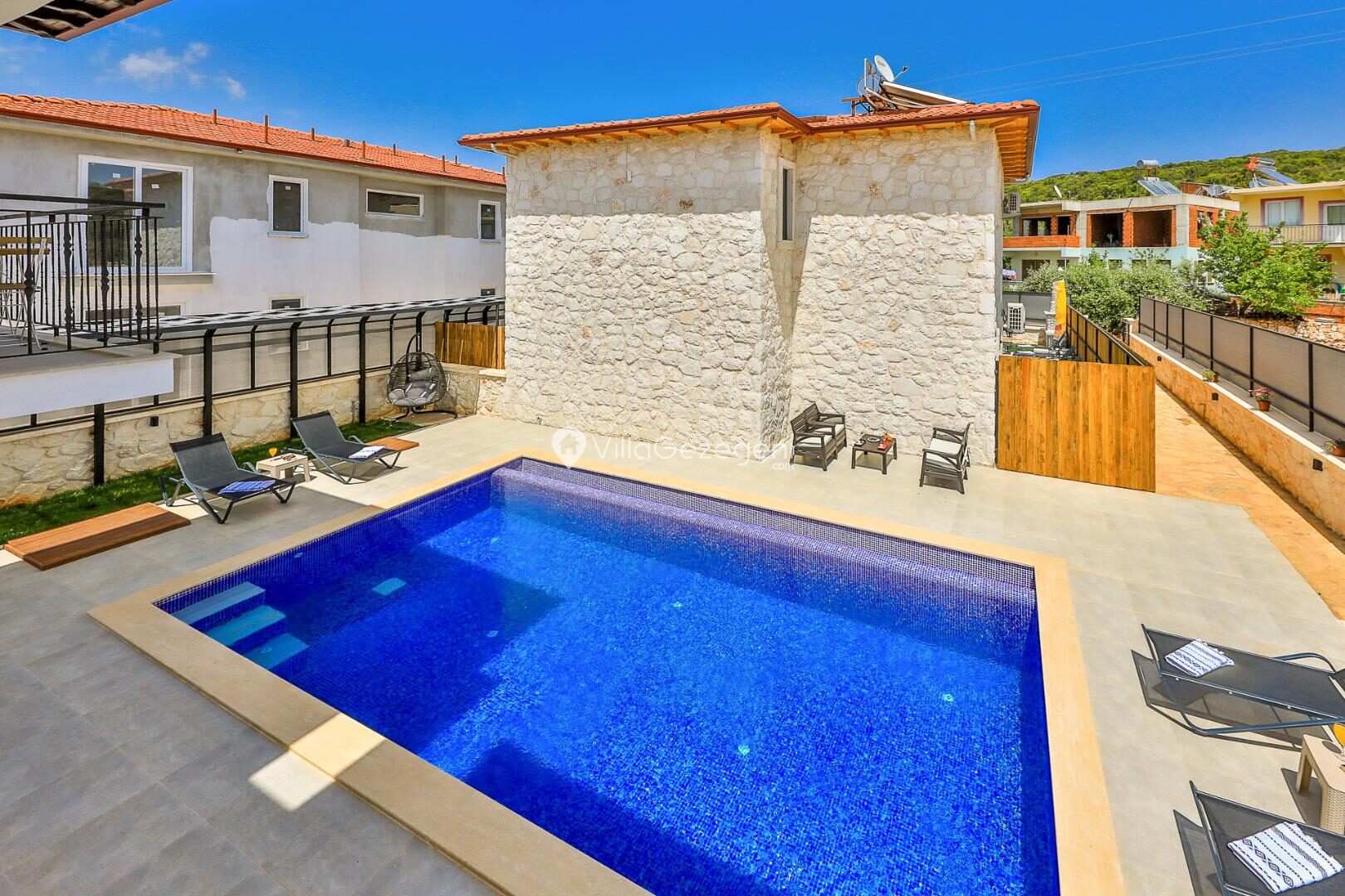 Villa Kaşlı 2 – Çukurbağ kiralık villa