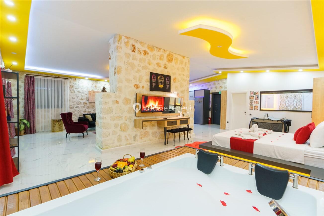 Villa Mira Queen — 42